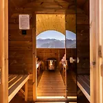 Udanypobyt Tatrzanskie Chalet *