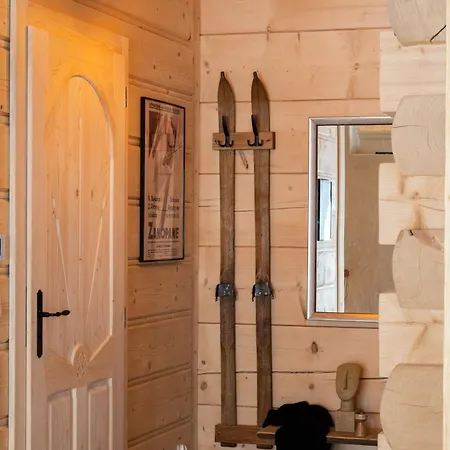 Udanypobyt Tatrzanskie Chalet *
